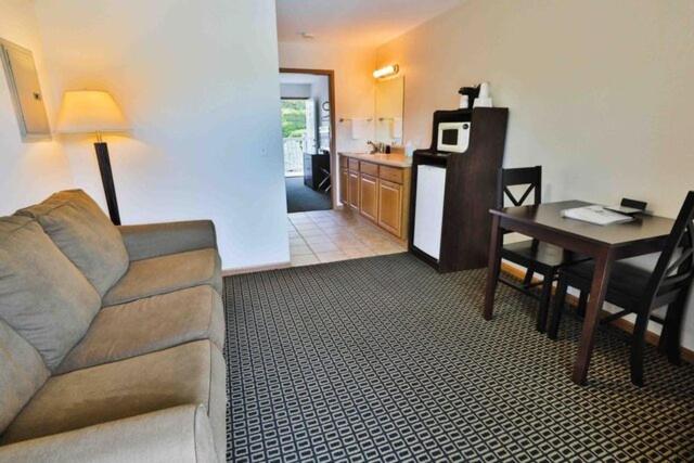 Nader's Motel & Suites Main image 1